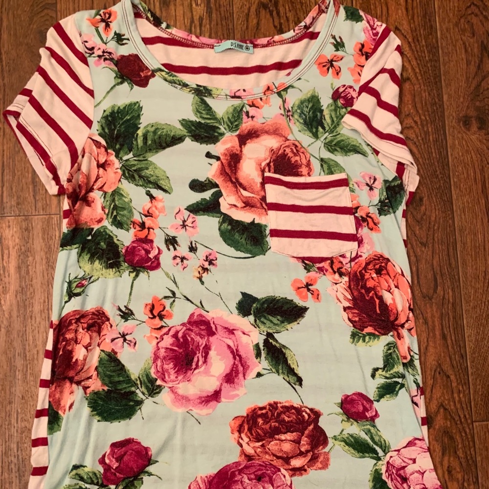 Floral pocket Tee